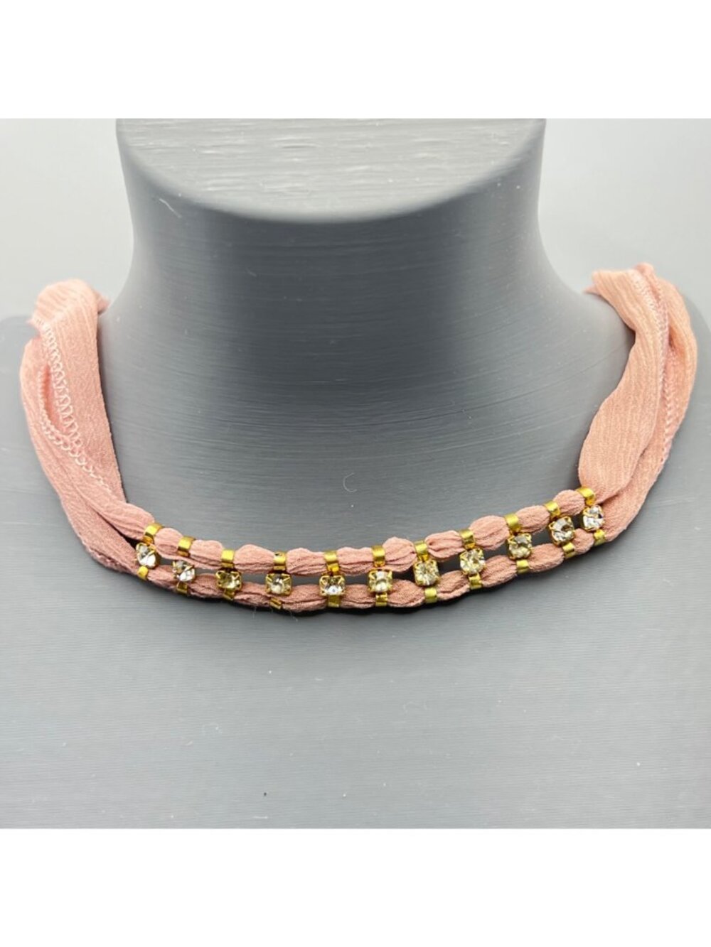 NWT Anthropologie Serefina Choker Necklace Dusty Blush Pink Gold Crystal Fabric - Picture 4 of 8